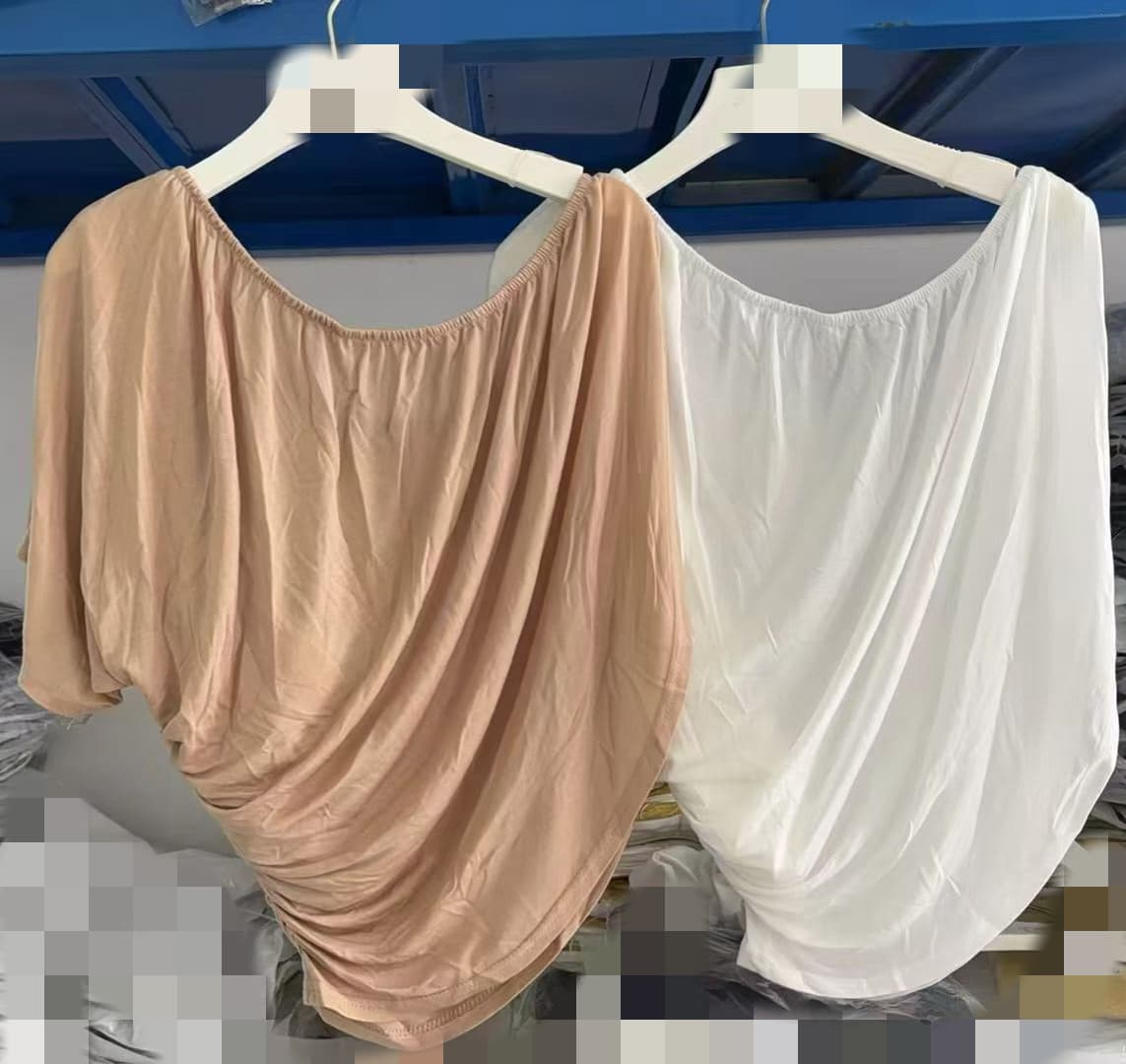 재고 있음 페이크 레이어드 비스듬한 어깨 펌프 Pleat 반팔 티셔츠 여성 여름 디자인 센스 몸매 가꾸기 품격 오프숄더 맨위 상세 이미지 1