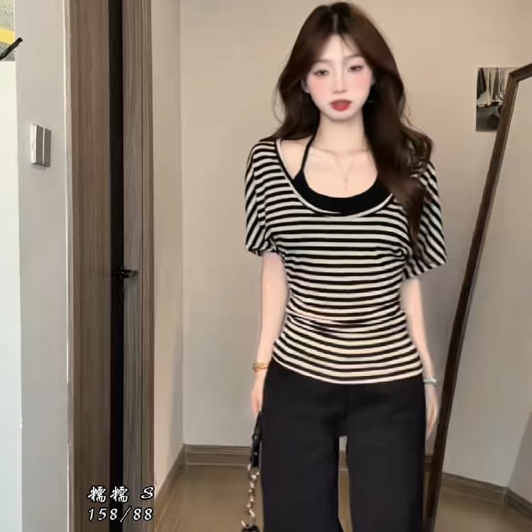 재고 있음 여성 의류 느긋한 바람 세련된 배색 스트라이프 루즈핏 슬림해 보이는 반팔 티셔츠 여성 여름 행침 목 슬립 투피스 세트 상세 이미지 6