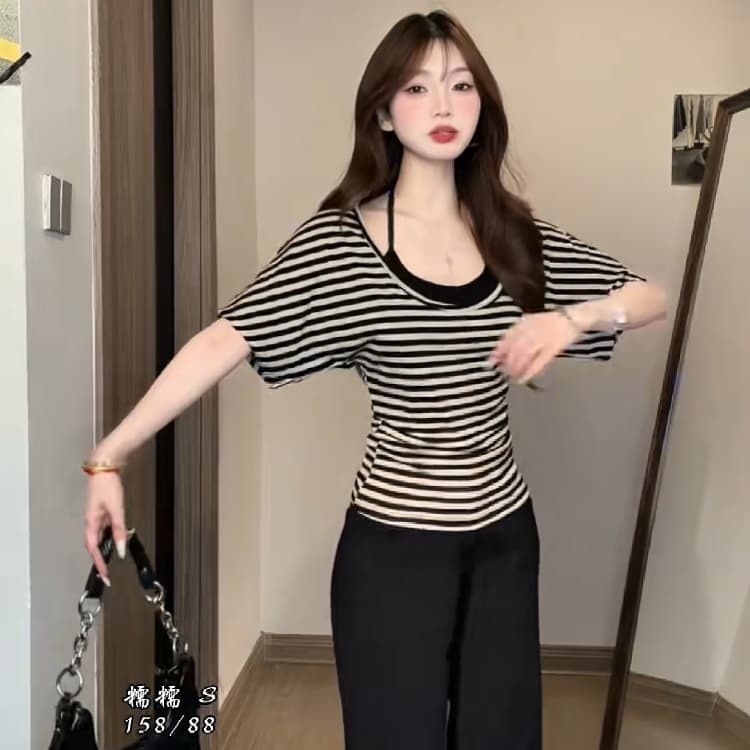 재고 있음 여성 의류 느긋한 바람 세련된 배색 스트라이프 루즈핏 슬림해 보이는 반팔 티셔츠 여성 여름 행침 목 슬립 투피스 세트 상세 이미지 8