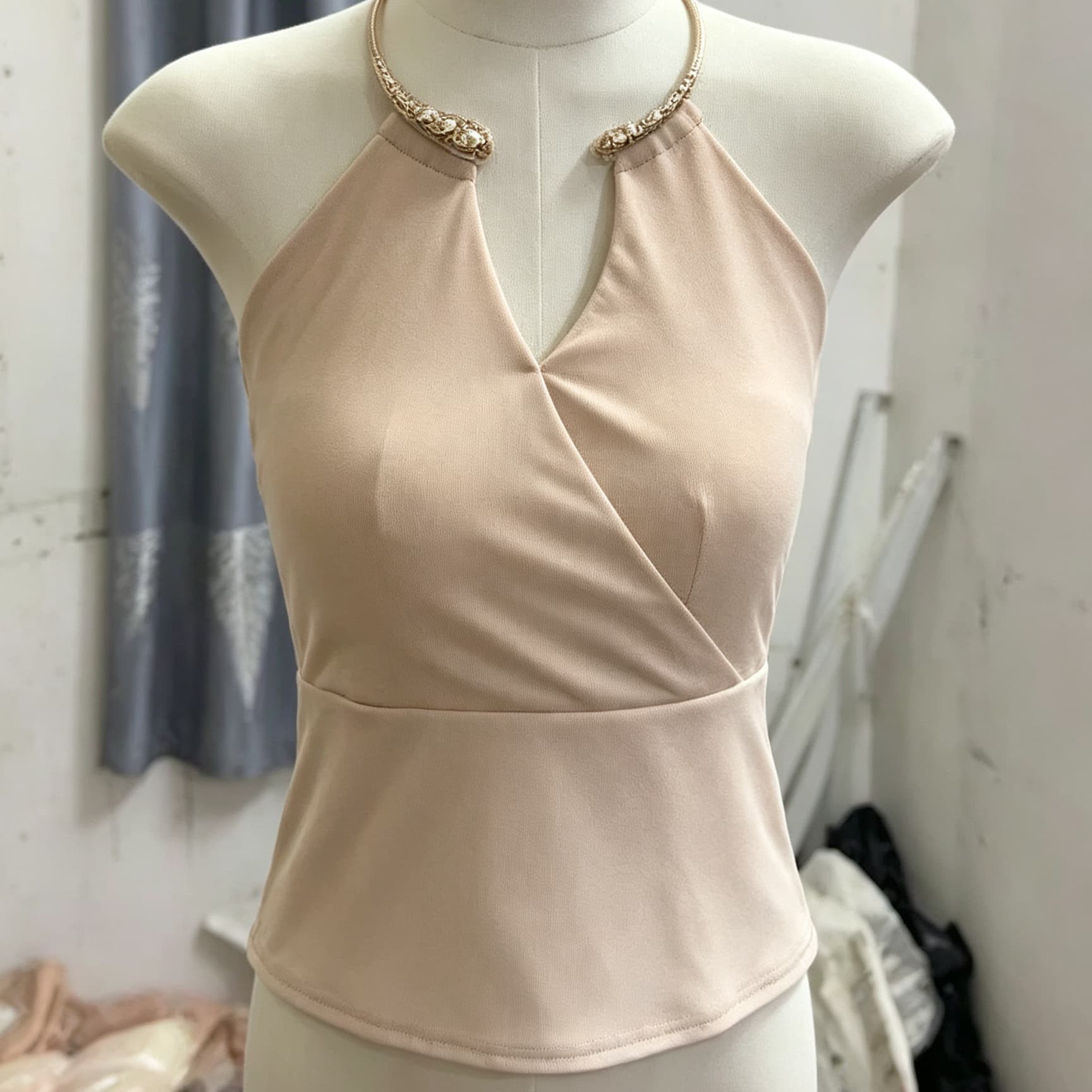 재고 있음 행침 목 V넥 오프숄더 조끼 여성 여름 고급 센스 로얄 자매 바람 몸매 가꾸기 민소매 품격 맨위 상세 이미지 3
