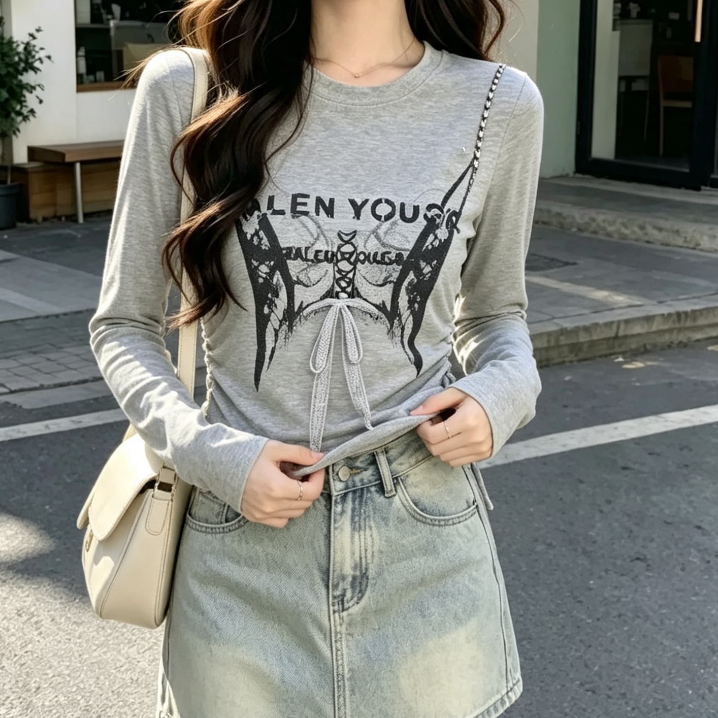 재고 있음 봄 가을 새로운 긴팔 유럽 역 프린트 알파벳 비즈 박기 티셔츠 다용도 라운드 넥 주름 허리 수축 맨위 여성 상세 이미지 5