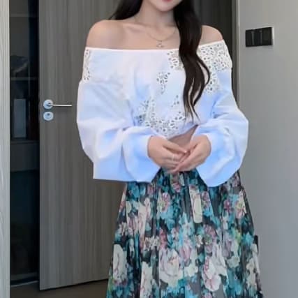 재고 있음 해변가 휴가 바람 자수 홀로우 아웃 백리스 긴팔 봄 가을 새로운 티셔츠 꽃 패치워크 노출되지 않음 뒤쪽에 의류 이미지 2