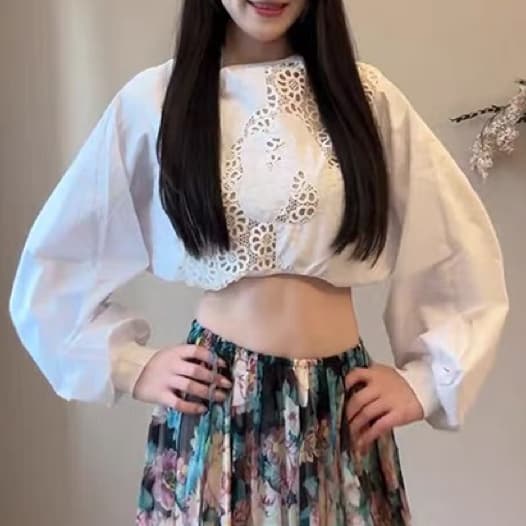 재고 있음 해변가 휴가 바람 자수 홀로우 아웃 백리스 긴팔 봄 가을 새로운 티셔츠 꽃 패치워크 노출되지 않음 뒤쪽에 의류 상세 이미지 5