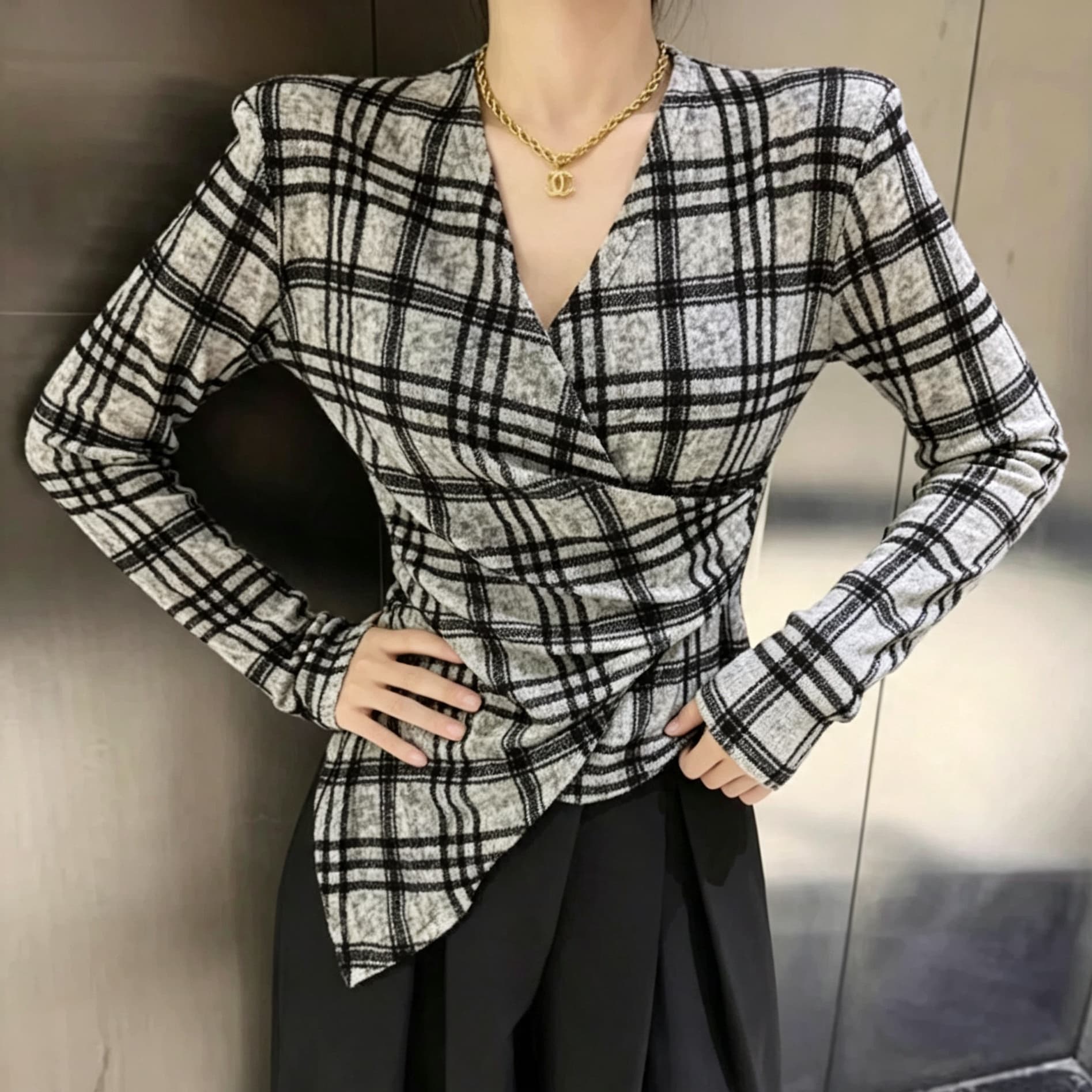 재고 있음 불규칙 체크무늬 긴팔 셔츠 봄 가을 고급 센스 허리 수축 V넥 기본 셔츠 인사이드 가져 가라. 티셔츠 Chic 맨위 상세 이미지 8