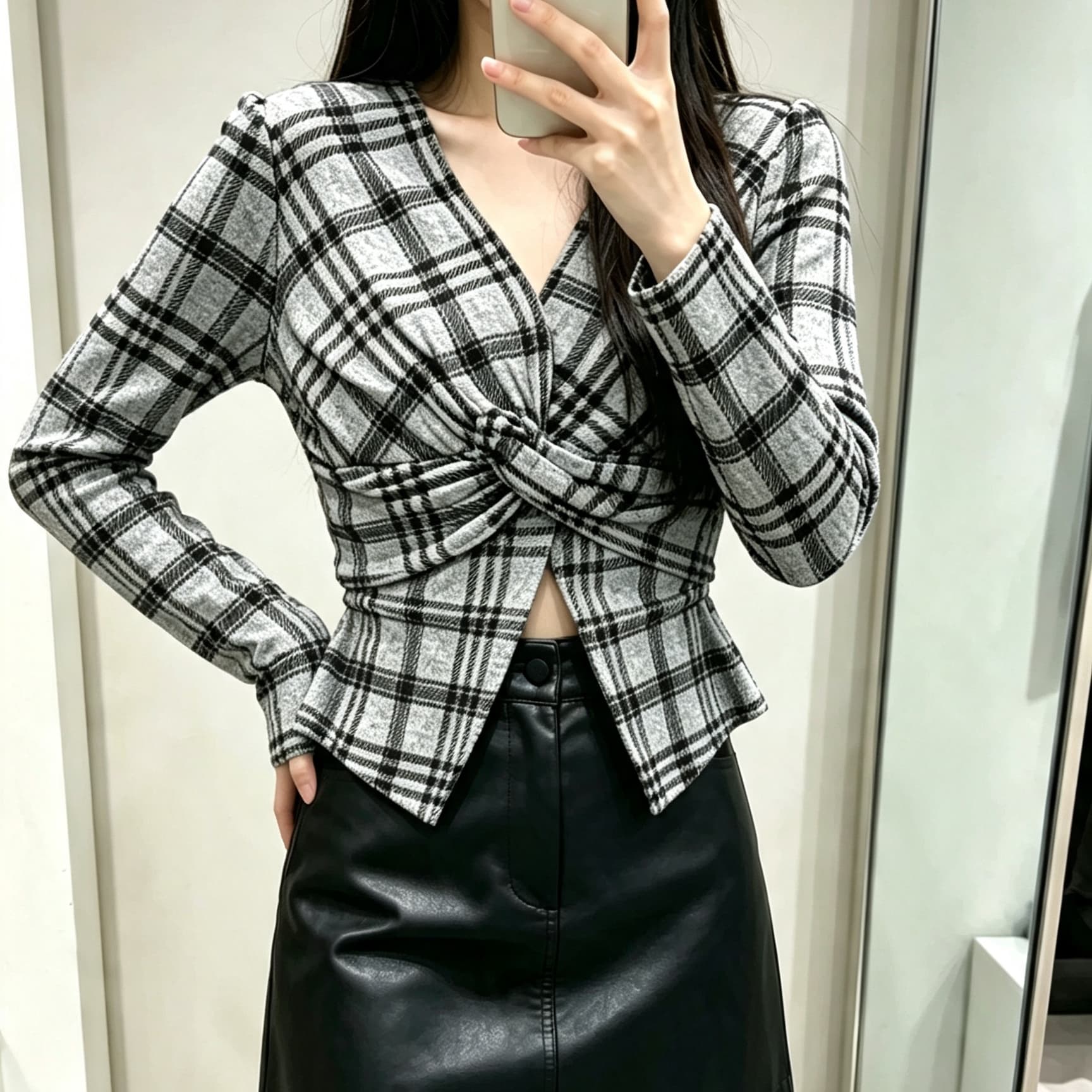 재고 있음 작은 키 불규칙 십자가 V넥 디자인 센스 몸매 가꾸기 체크무늬 식물 플러시 작은 셔츠 외국 가스 다용도 맨위 여성 상세 이미지 2