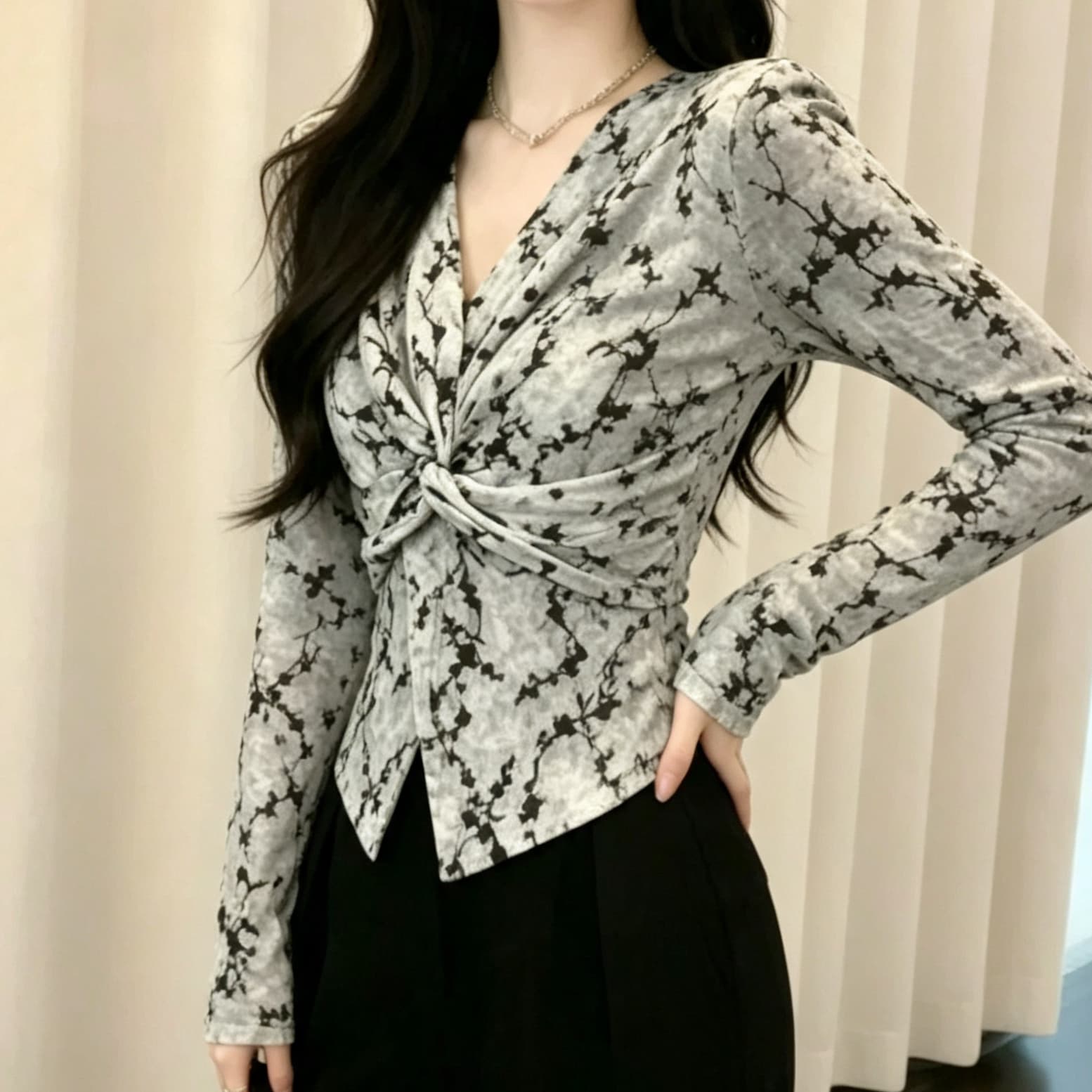 재고 있음 봄 가을 새로운 비틀림 셔츠 여성 긴 소매 만나는 작은 셔츠 식물 플러시 꽃무늬 불규칙 밑단 티셔츠 맨위 이미지 5