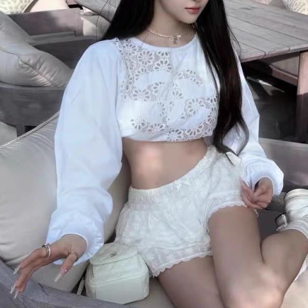 재고 있음 봄 가을 남쪽 기름 화이트 여성 셔츠 디자인 센스 뒤로 홀로우 아웃 슬림해 보이는 새로운 긴팔 티셔츠 쇼트 스타일 맨위 이미지 2
