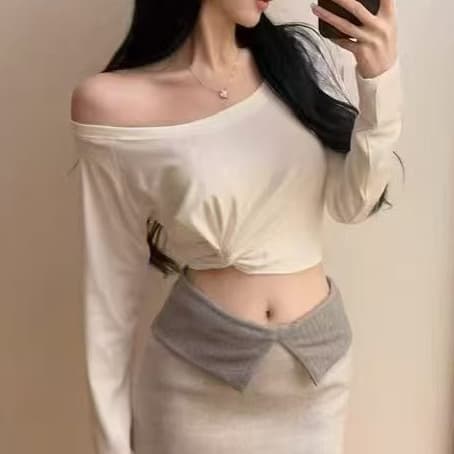 재고 있음 순수한 욕망 바람 섹시함 비스듬한 어깨 긴팔 티셔츠 여성 새로운 핫걸 쇼트 스타일 디자인 센스 가을 아름다운 작은 맨위 이미지 3