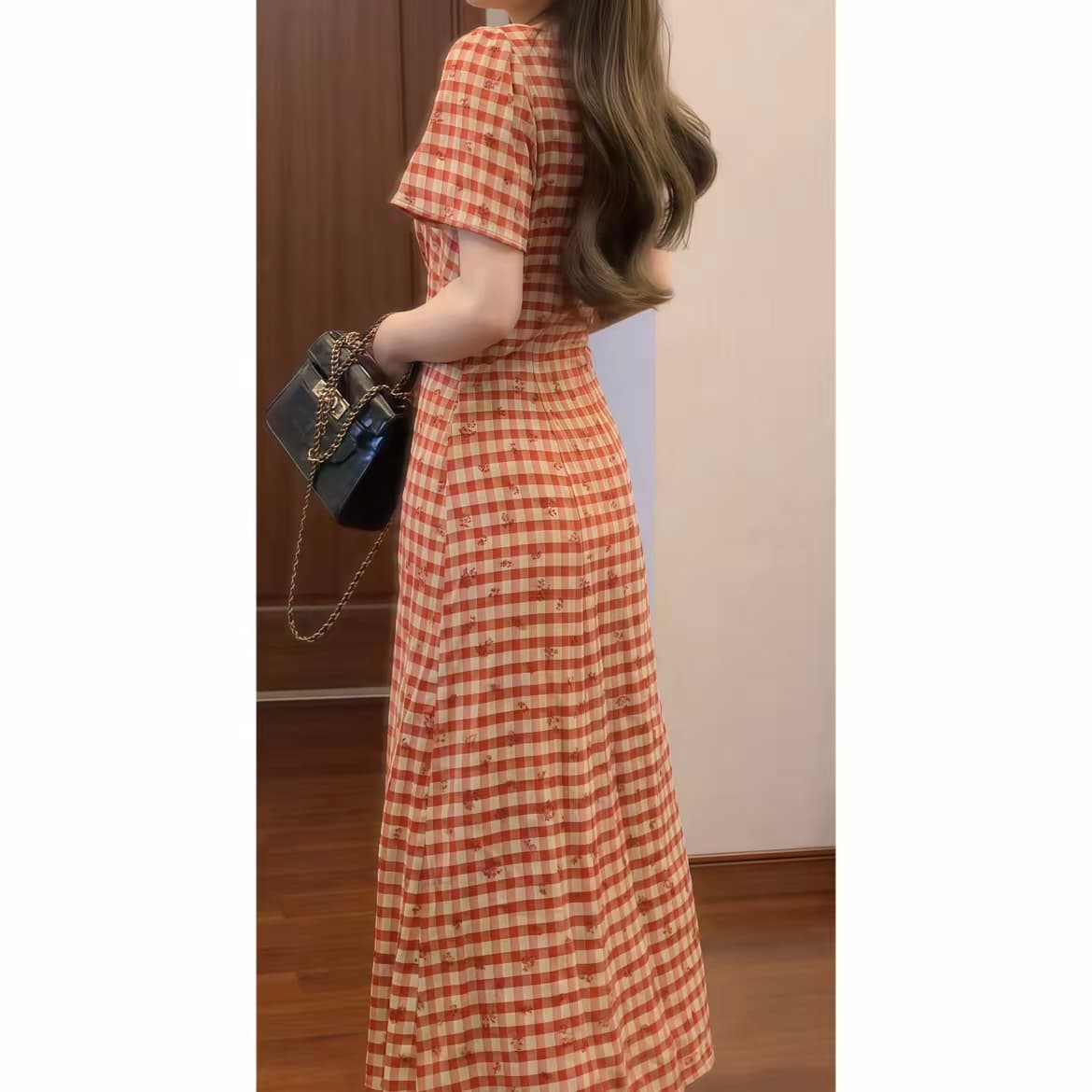 실사 체크무늬 여성 드레스 2026 년 여름 새로운 광장 칼라 허리 수축 슬림해 보이는 롱 코트 치마 상세 이미지 6