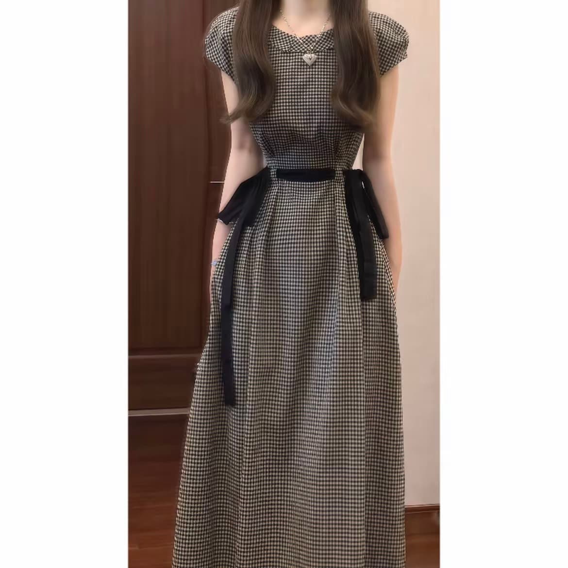프랑스식 레트로 클래식 흑인과 백인 체크무늬 드레스 거품 소매 펌프 로프 허리 수축 슬림해 보이는 품격 롱 스커트 상세 이미지 3