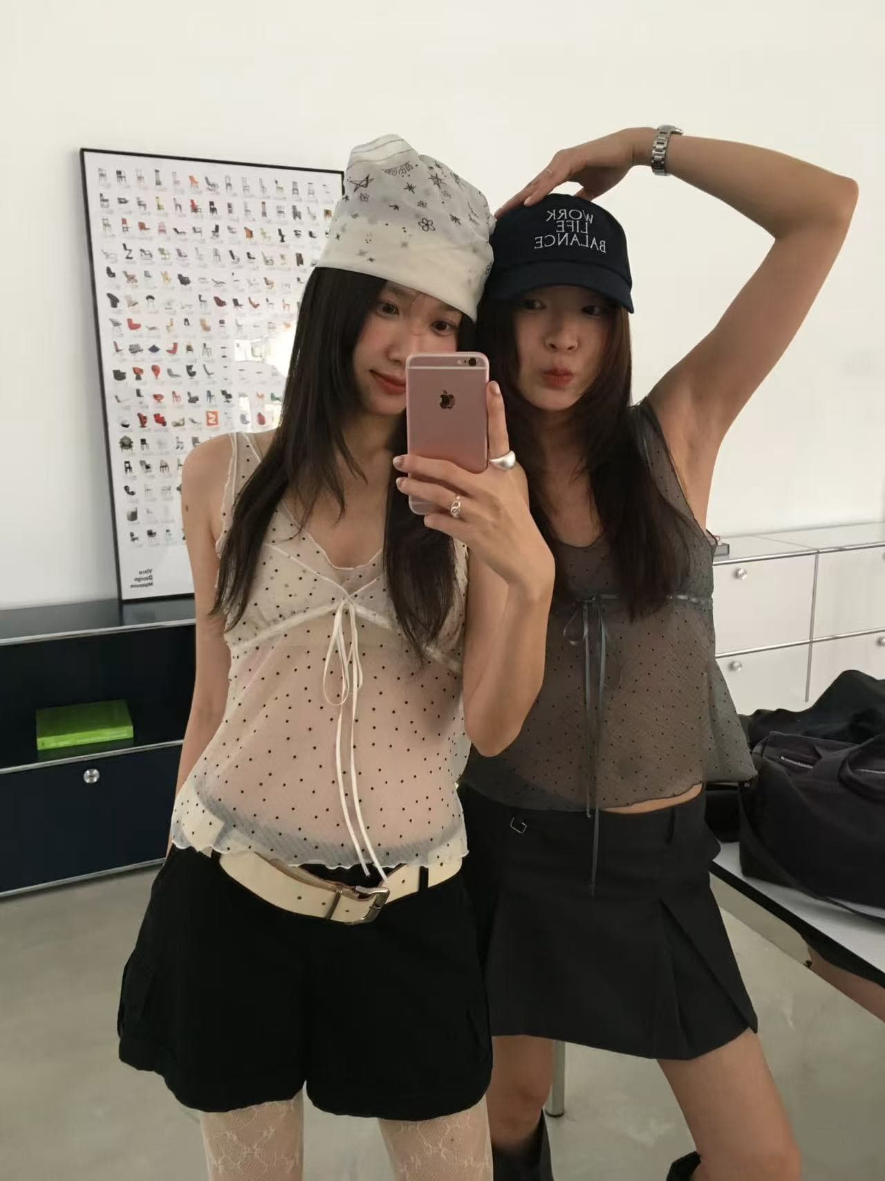 있음 밖으로 동대문 패션 패치워크 디자인 섹션 도트 무늬 망사 스트랩 조끼 상세 이미지 4