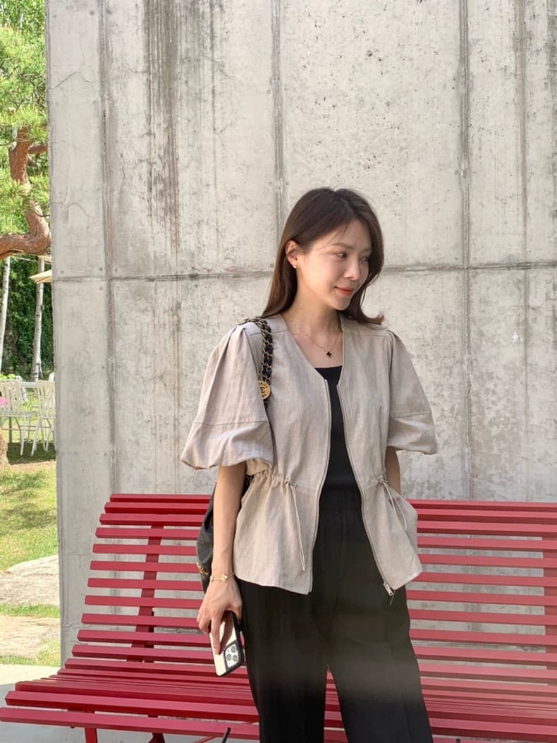 새로운 미니멀리즘 단색 문예 거품 소매 장난기 넘치는 작은 셔츠 V넥 허리 수축 레이스업 셔츠 상세 이미지 6