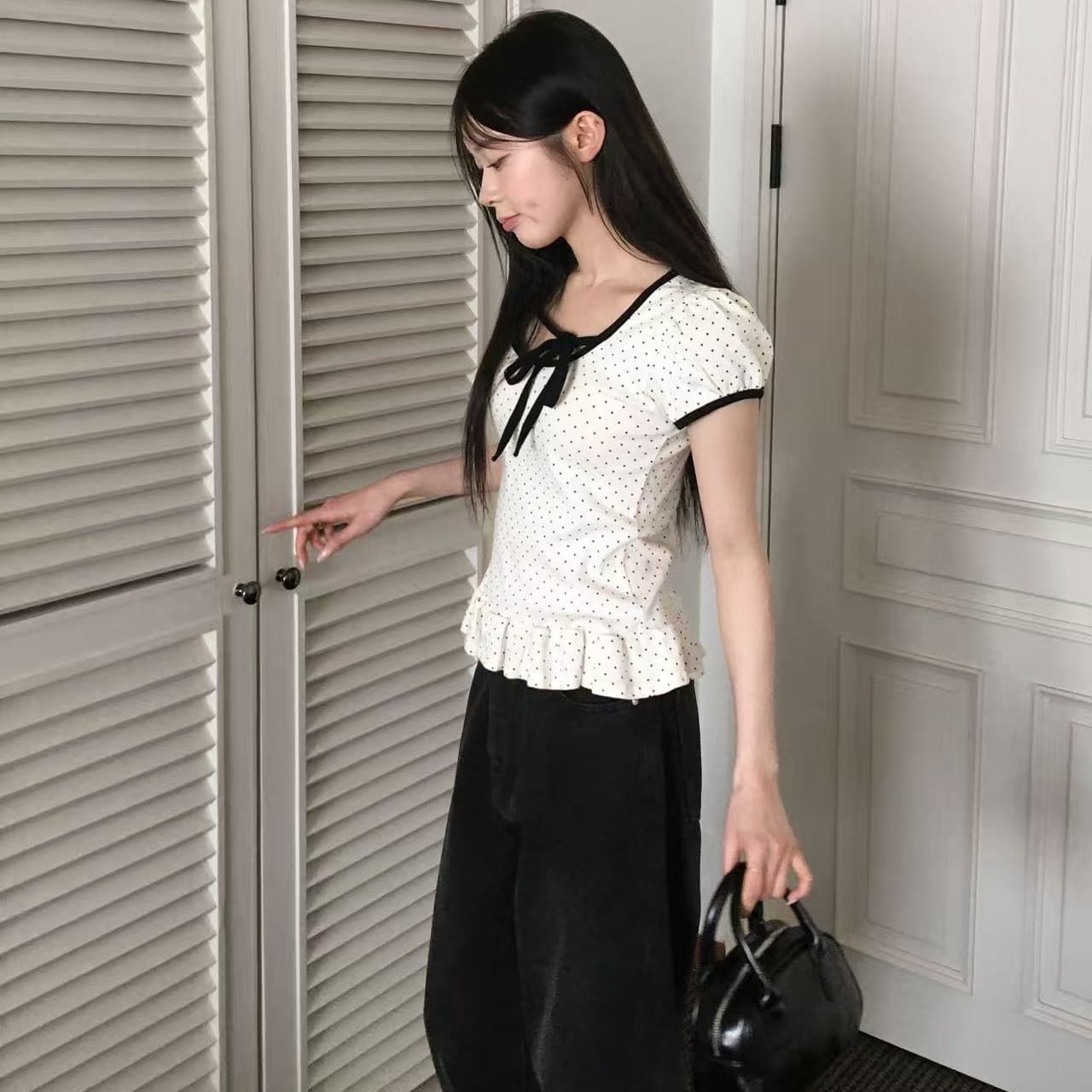 크기 있음 업데이트 한국 달콤함 작은 대중 디자인 센스 반팔 여성 여름 몸매 가꾸기 슬림해 보이는 다용도 스트랩 티셔츠 맨위 이미지 3
