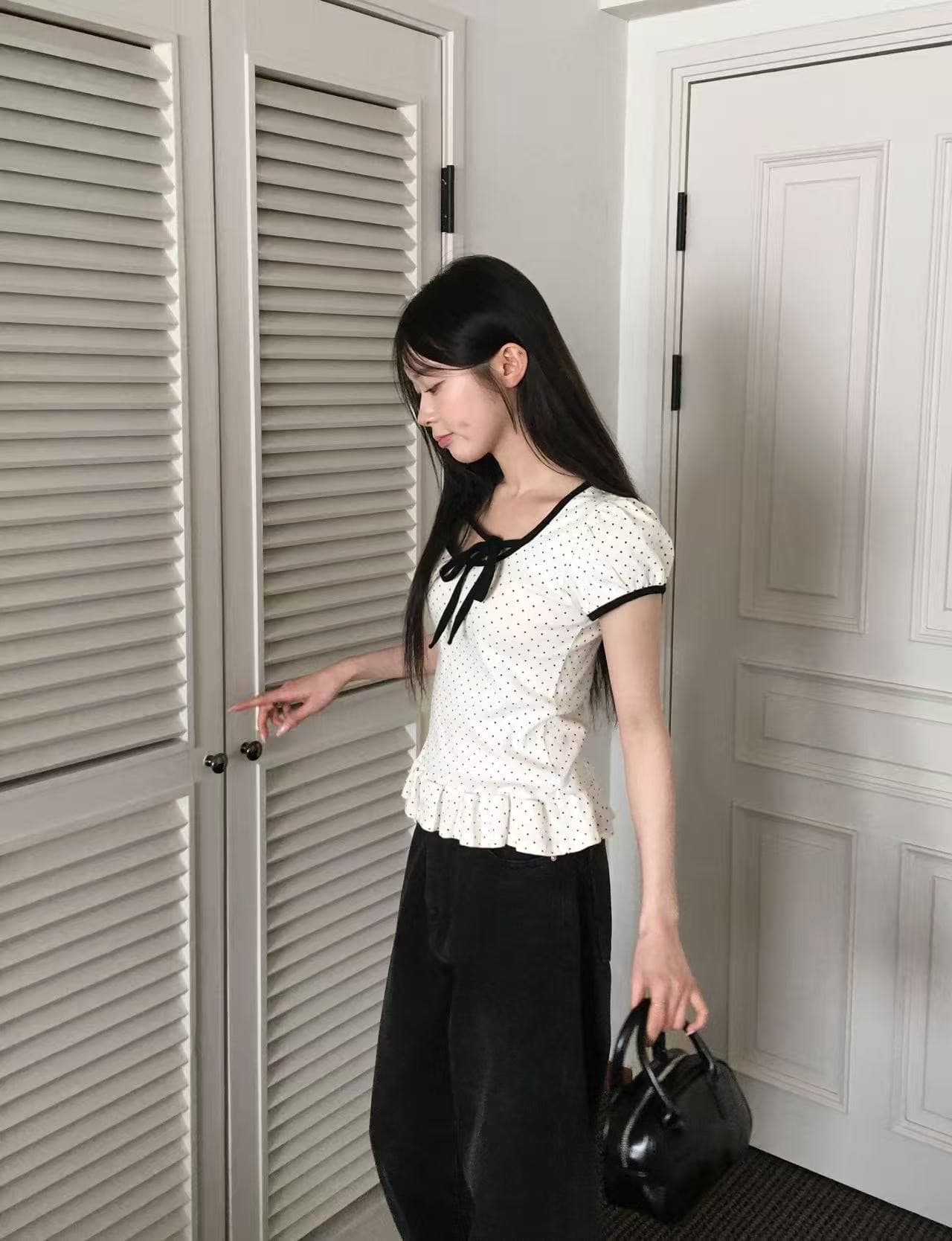 크기 있음 업데이트 한국 달콤함 작은 대중 디자인 센스 반팔 여성 여름 몸매 가꾸기 슬림해 보이는 다용도 스트랩 티셔츠 맨위 상세 이미지 4