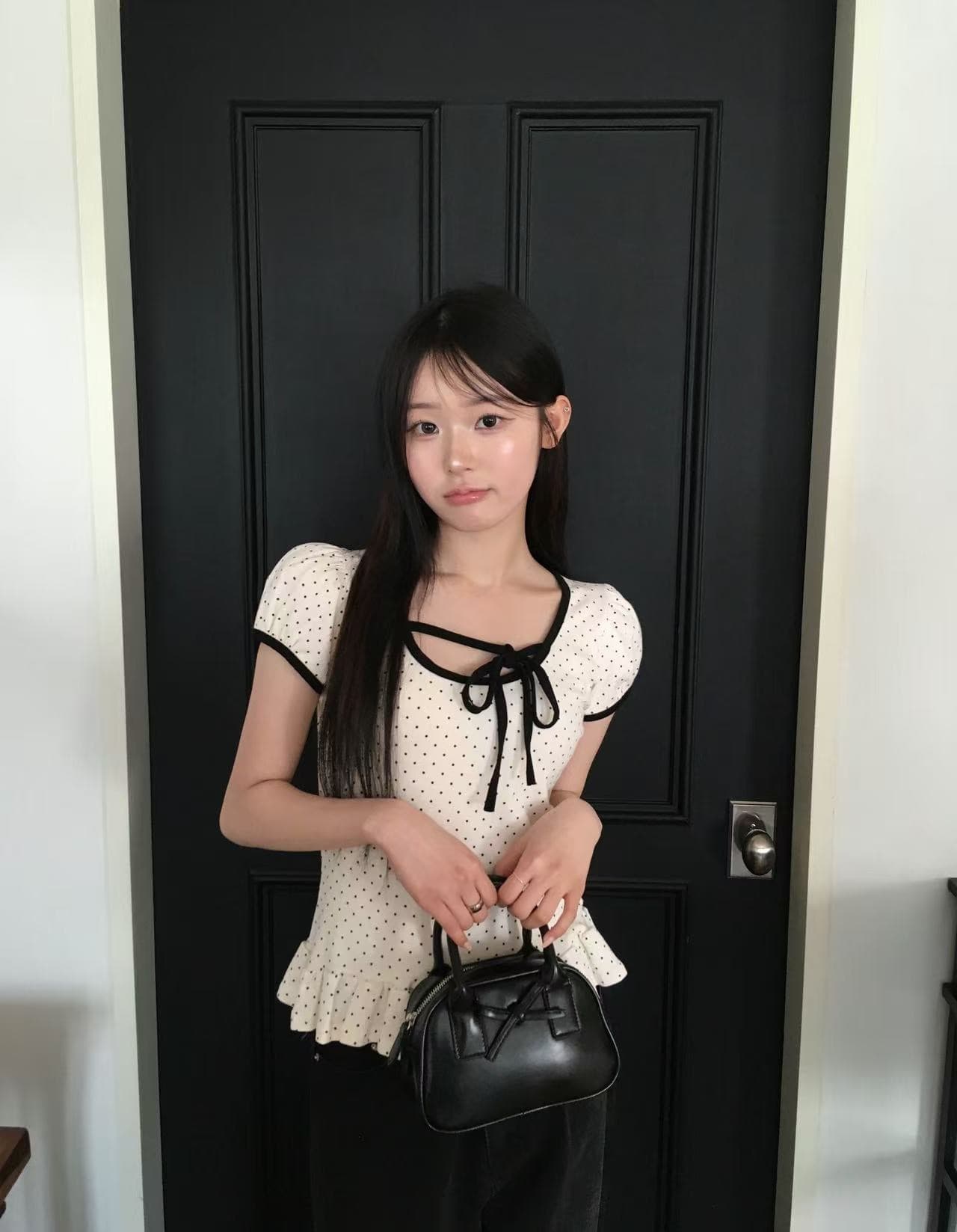 크기 있음 업데이트 한국 달콤함 작은 대중 디자인 센스 반팔 여성 여름 몸매 가꾸기 슬림해 보이는 다용도 스트랩 티셔츠 맨위 상세 이미지 11