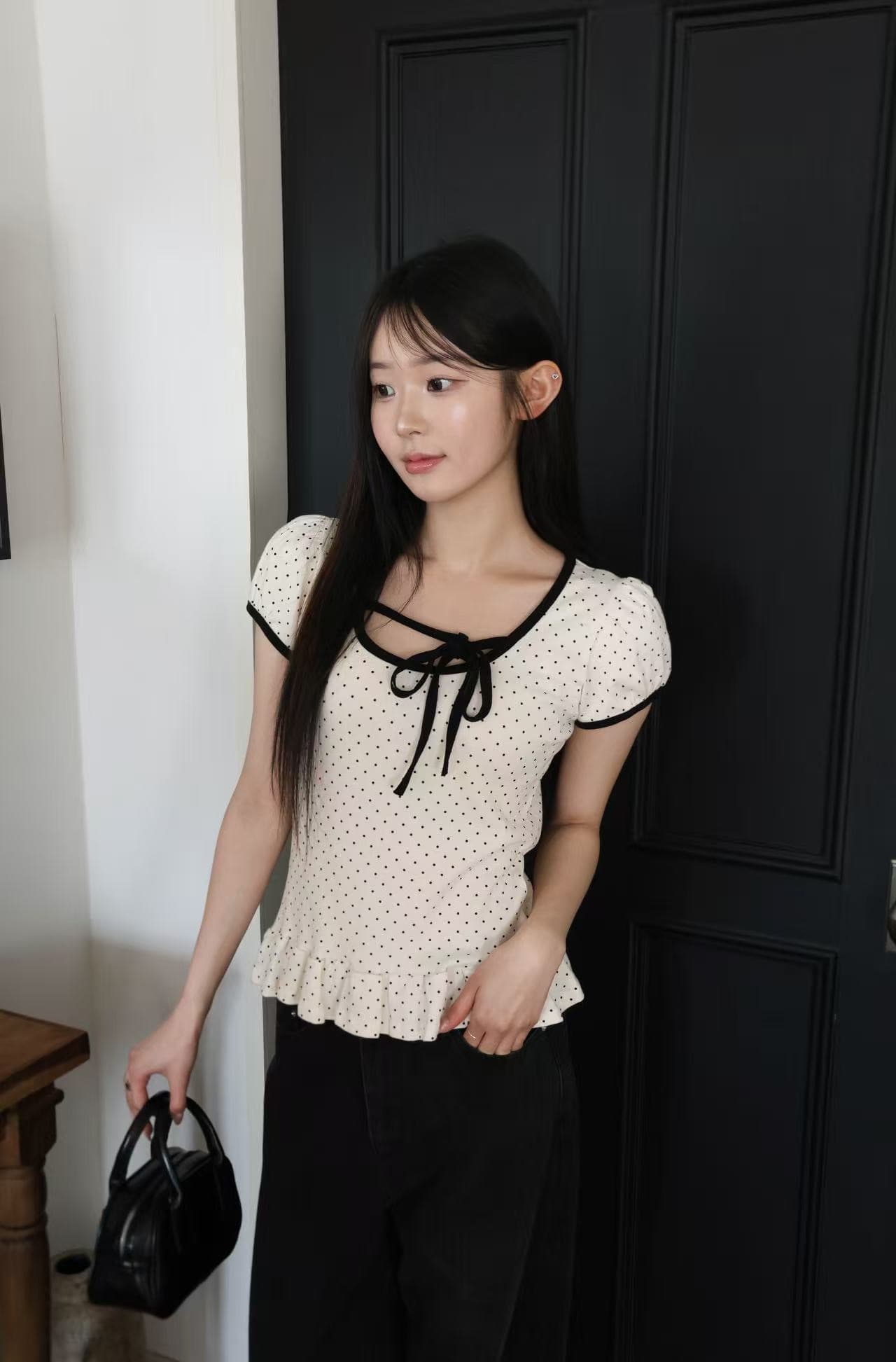크기 있음 업데이트 한국 달콤함 작은 대중 디자인 센스 반팔 여성 여름 몸매 가꾸기 슬림해 보이는 다용도 스트랩 티셔츠 맨위 상세 이미지 12
