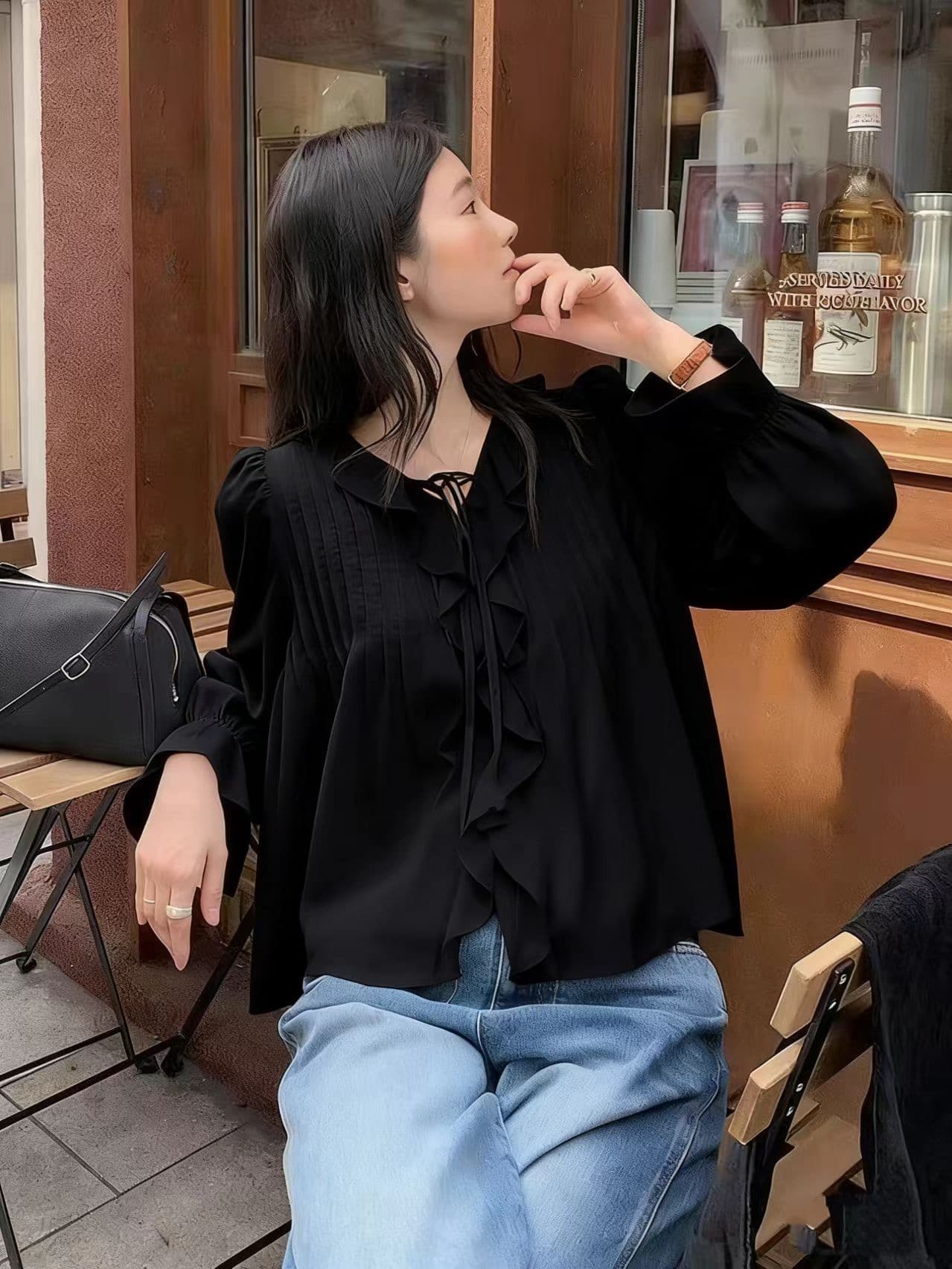 재고 있음 2026 년 여름 새로운 프랑스식 프릴 V넥 레이스업 나팔 소매 여성 셔츠 상세 이미지 6