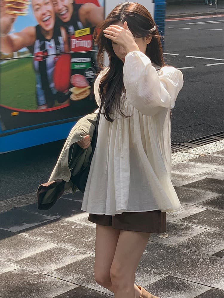 2026 가을 신제품 한국 스타일 품격 다용도 루즈핏 레이스업 V넥 주름 단색 거품 소매 셔츠 쉬폰 블라우스 상세 이미지 15