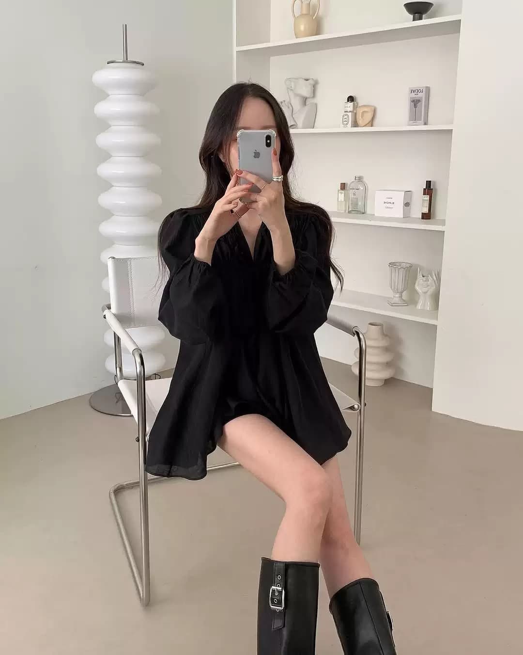 2026 가을 신제품 한국 스타일 품격 다용도 루즈핏 레이스업 V넥 주름 단색 거품 소매 셔츠 쉬폰 블라우스 상세 이미지 21