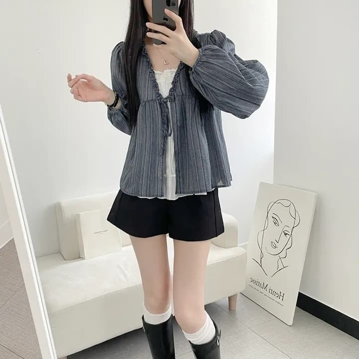 재고 있음 한국 chic 이른 가을 캐주얼 루즈핏 인형 셔츠 페이크 레이어드 레이스 레이스 업 셔츠 맨위 상세 이미지 10