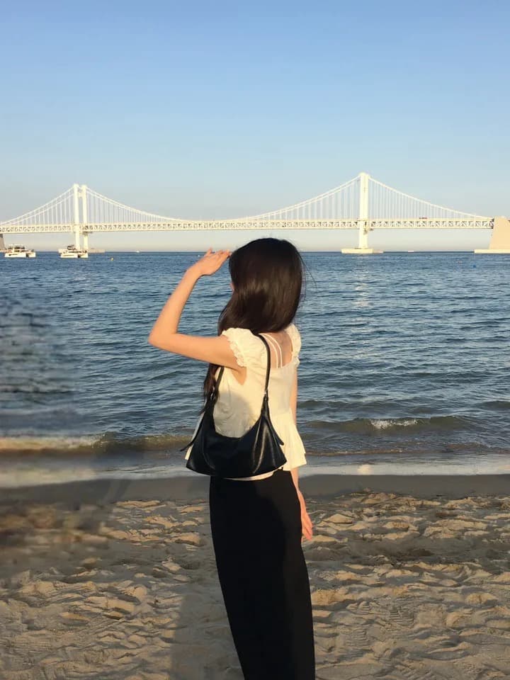 재고 있음 한국 ins 레이스 V넥 프릴 루즈핏 셔츠 상세 이미지 23