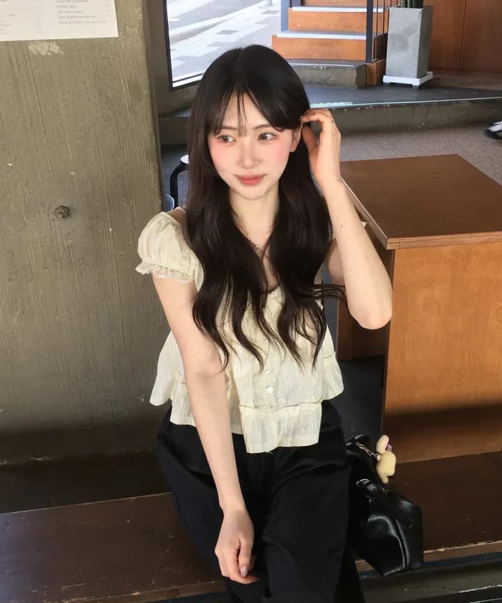 재고 있음 한국 ins 레이스 V넥 프릴 루즈핏 셔츠 상세 이미지 24