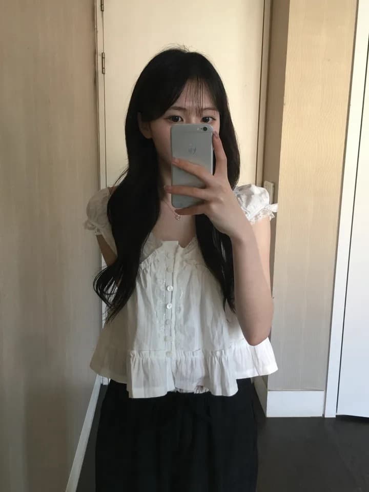 재고 있음 한국 ins 레이스 V넥 프릴 루즈핏 셔츠 상세 이미지 38