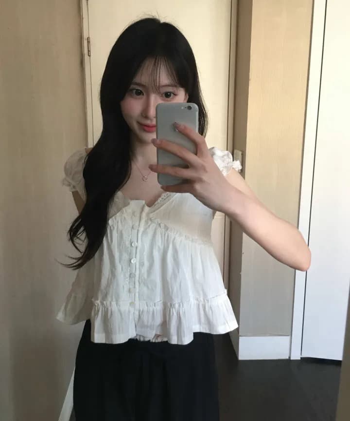 재고 있음 한국 ins 레이스 V넥 프릴 루즈핏 셔츠 상세 이미지 44