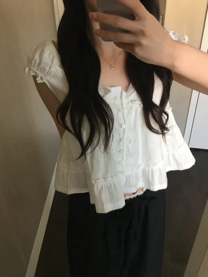 재고 있음 한국 ins 레이스 V넥 프릴 루즈핏 셔츠 상세 이미지 45