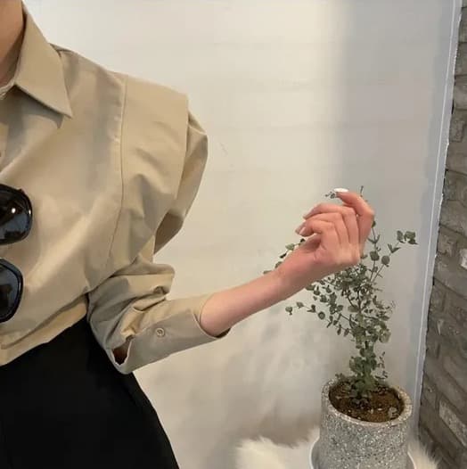 크기 있음 업데이트 레트로 미니멀리즘 폴로 칼라 어둠 버클 디자인 패치워크 프릴 루즈핏 긴팔 셔츠 맨위 상세 이미지 18