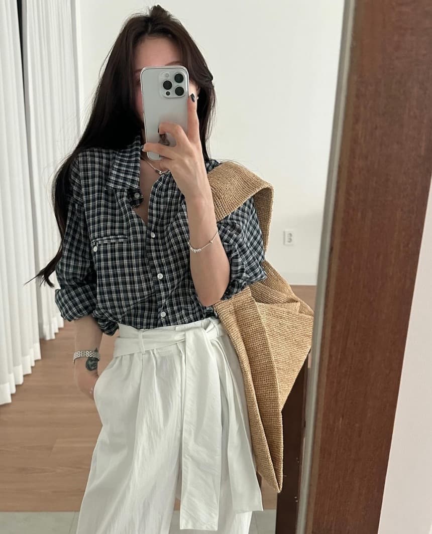 재고 있음 레트로 느긋한 바람 품격 폴로 칼라 싱글 주머니 디자인 루즈핏 슬림해 보이는 체크무늬 긴팔 셔츠 둘 색상 이미지 2