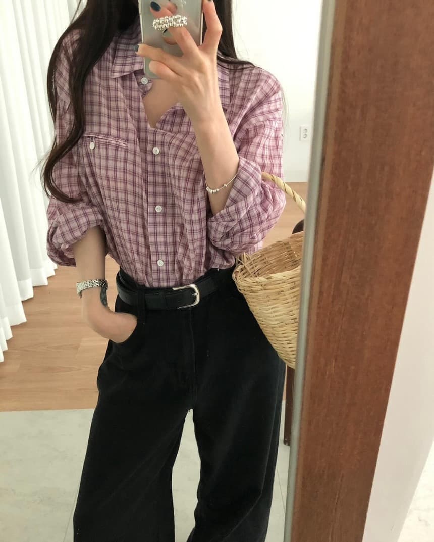 재고 있음 레트로 느긋한 바람 품격 폴로 칼라 싱글 주머니 디자인 루즈핏 슬림해 보이는 체크무늬 긴팔 셔츠 둘 색상 상세 이미지 23