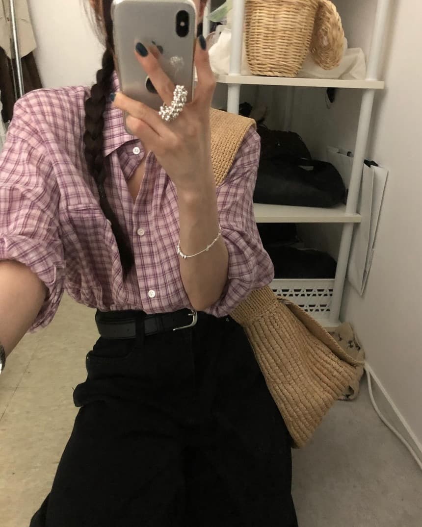 재고 있음 레트로 느긋한 바람 품격 폴로 칼라 싱글 주머니 디자인 루즈핏 슬림해 보이는 체크무늬 긴팔 셔츠 둘 색상 상세 이미지 26