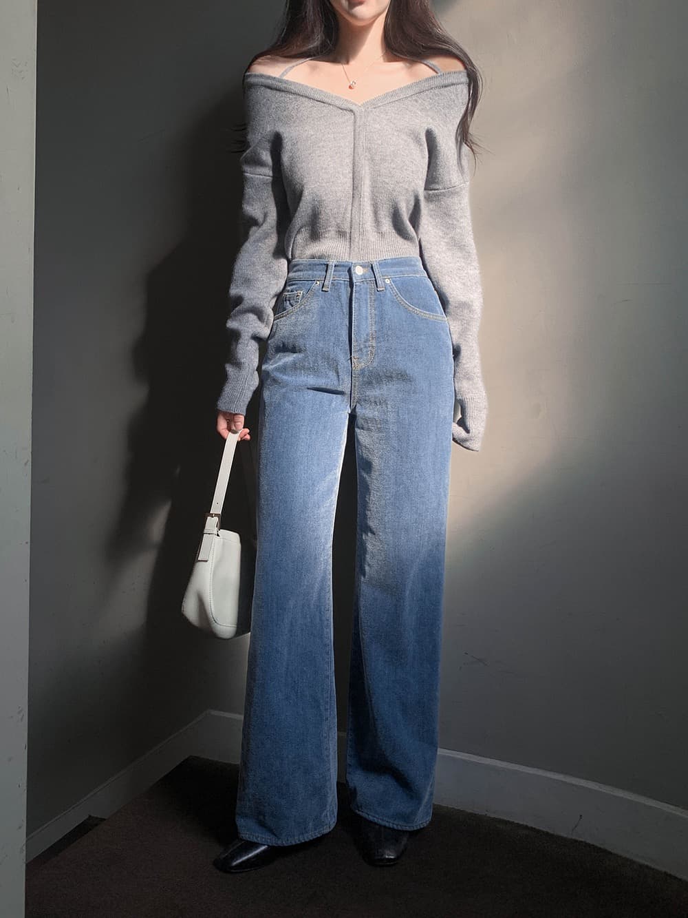 가을 새로운 chic 한국 작은 대중 디자인 센스 미니멀리즘 V넥 빛 요리 한 다용도 행침 목 둘 착용 오프숄더 니트 스웨터 여성 상세 이미지 8