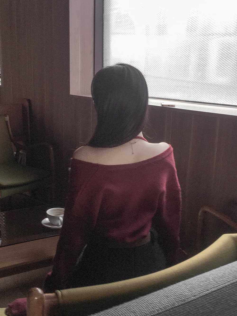 가을 새로운 chic 한국 작은 대중 디자인 센스 미니멀리즘 V넥 빛 요리 한 다용도 행침 목 둘 착용 오프숄더 니트 스웨터 여성 상세 이미지 17