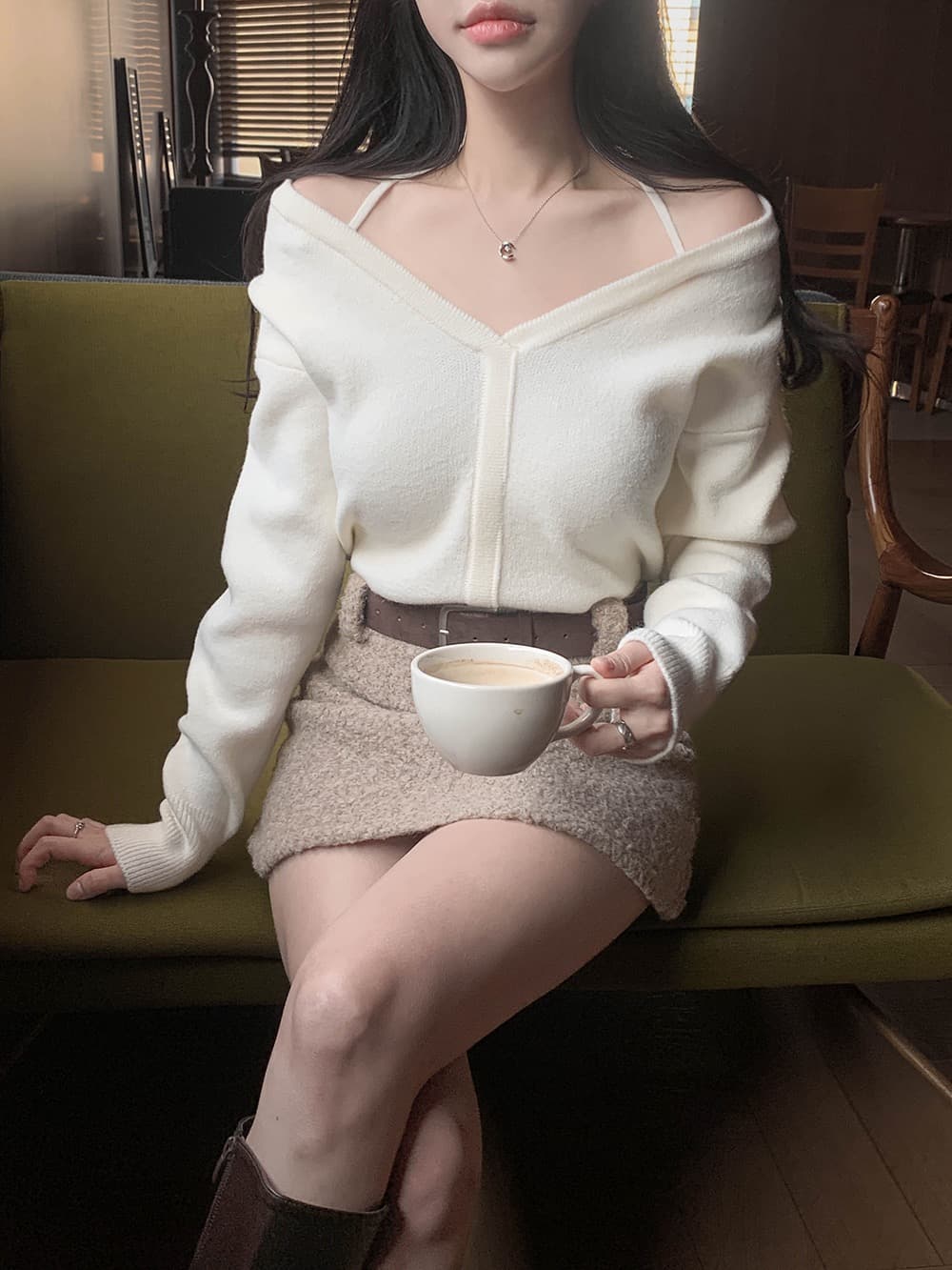 가을 새로운 chic 한국 작은 대중 디자인 센스 미니멀리즘 V넥 빛 요리 한 다용도 행침 목 둘 착용 오프숄더 니트 스웨터 여성 상세 이미지 24