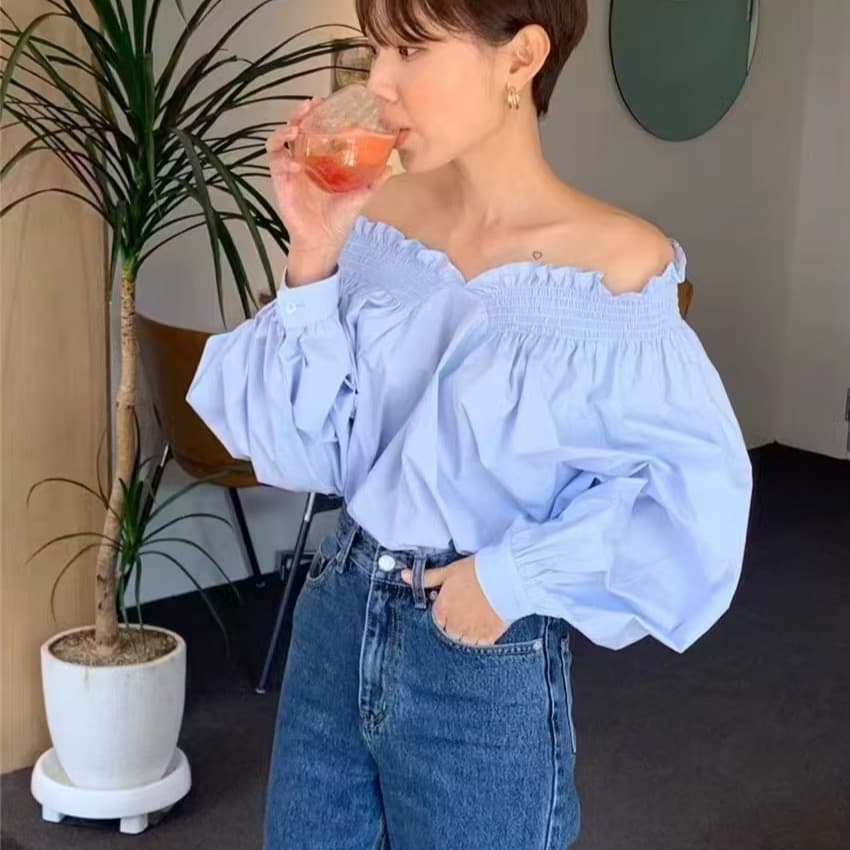한국 chic 가을 프랑스식 우유 블루 디스플레이 화이트 보트넥 오프숄더 디자인 센스 양성 및 음성 둘 착용 벌룬 소매 여성 셔츠 이미지 3