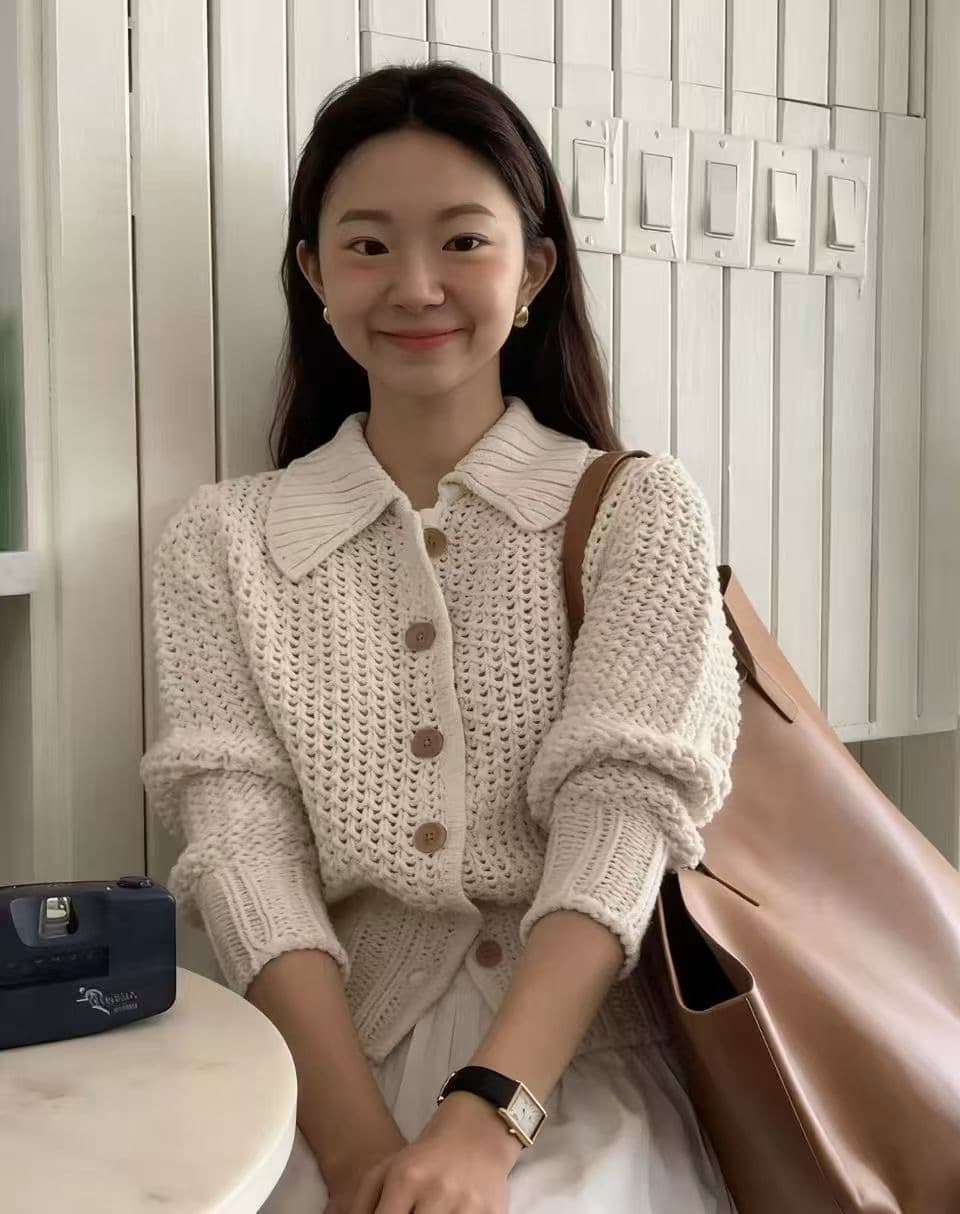재고 있음 한국 ins 디자이너 단색 홀로우 아웃 폴로 칼라 니트 짧은 외투 이미지 2
