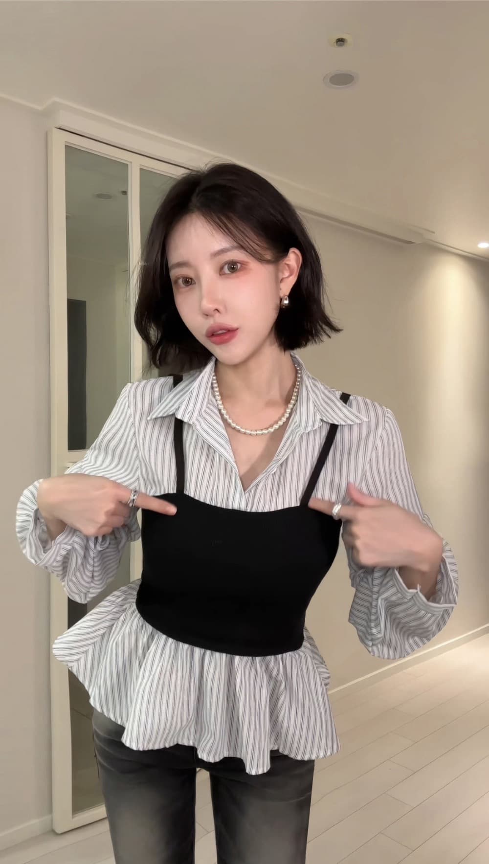 봄 새로운 한 부서 스트라이프 허리 수축 슬림해 보이는 페이크 레이어드 패치워크 여성 셔츠 말뚝 더미 소매 디자인 센스 맨위 여성 상세 이미지 9