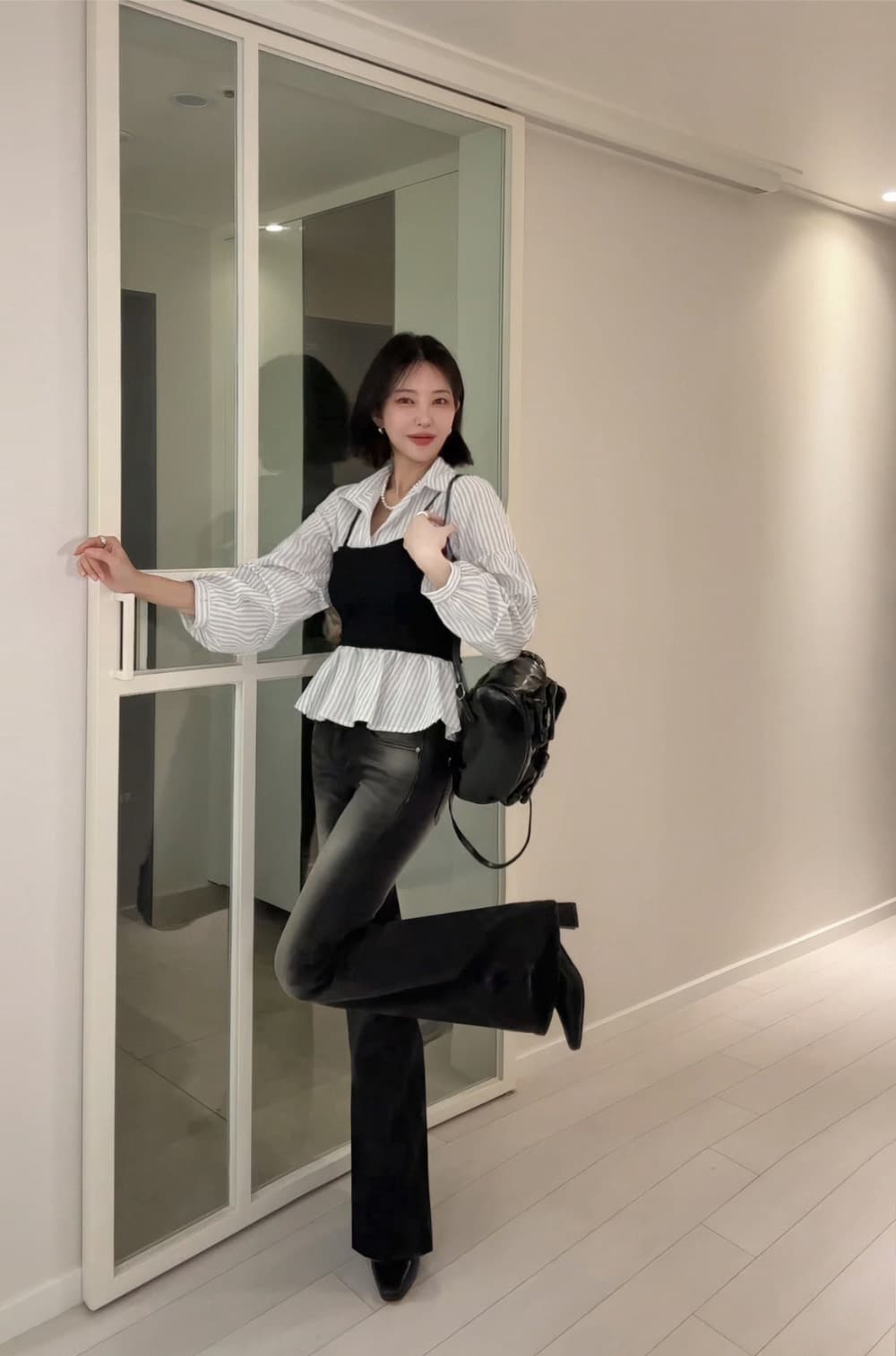 봄 새로운 한 부서 스트라이프 허리 수축 슬림해 보이는 페이크 레이어드 패치워크 여성 셔츠 말뚝 더미 소매 디자인 센스 맨위 여성 상세 이미지 13