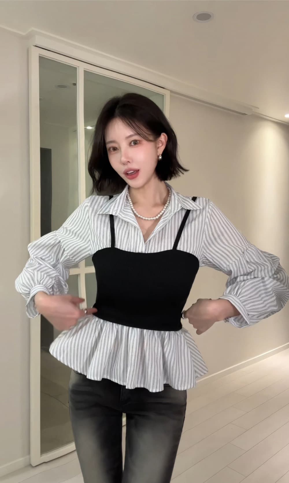봄 새로운 한 부서 스트라이프 허리 수축 슬림해 보이는 페이크 레이어드 패치워크 여성 셔츠 말뚝 더미 소매 디자인 센스 맨위 여성 상세 이미지 16