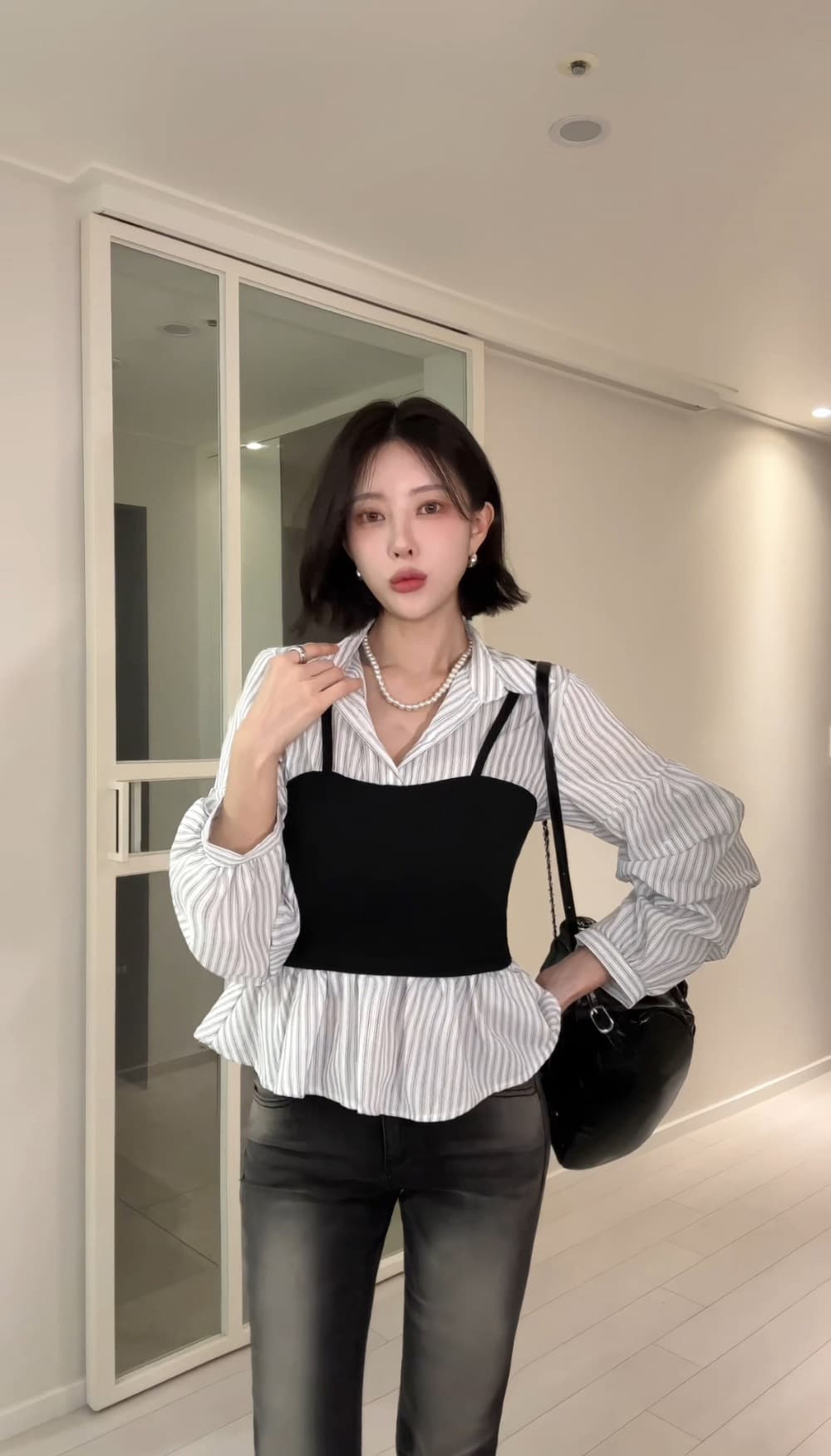봄 새로운 한 부서 스트라이프 허리 수축 슬림해 보이는 페이크 레이어드 패치워크 여성 셔츠 말뚝 더미 소매 디자인 센스 맨위 여성 상세 이미지 18