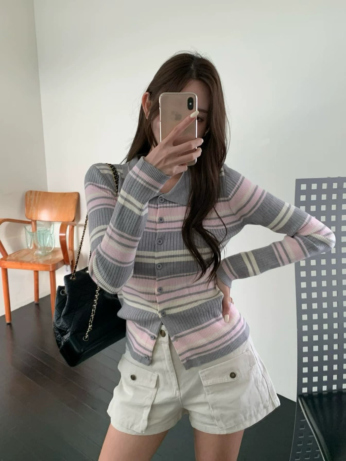 재고 있음 한국 동대문 가을 품격 다용도 슬림해 보이는 몸매 가꾸기 폴로 칼라 싱글 줄 버튼 스트라이프 긴팔 니트 스웨터 상세 이미지 5