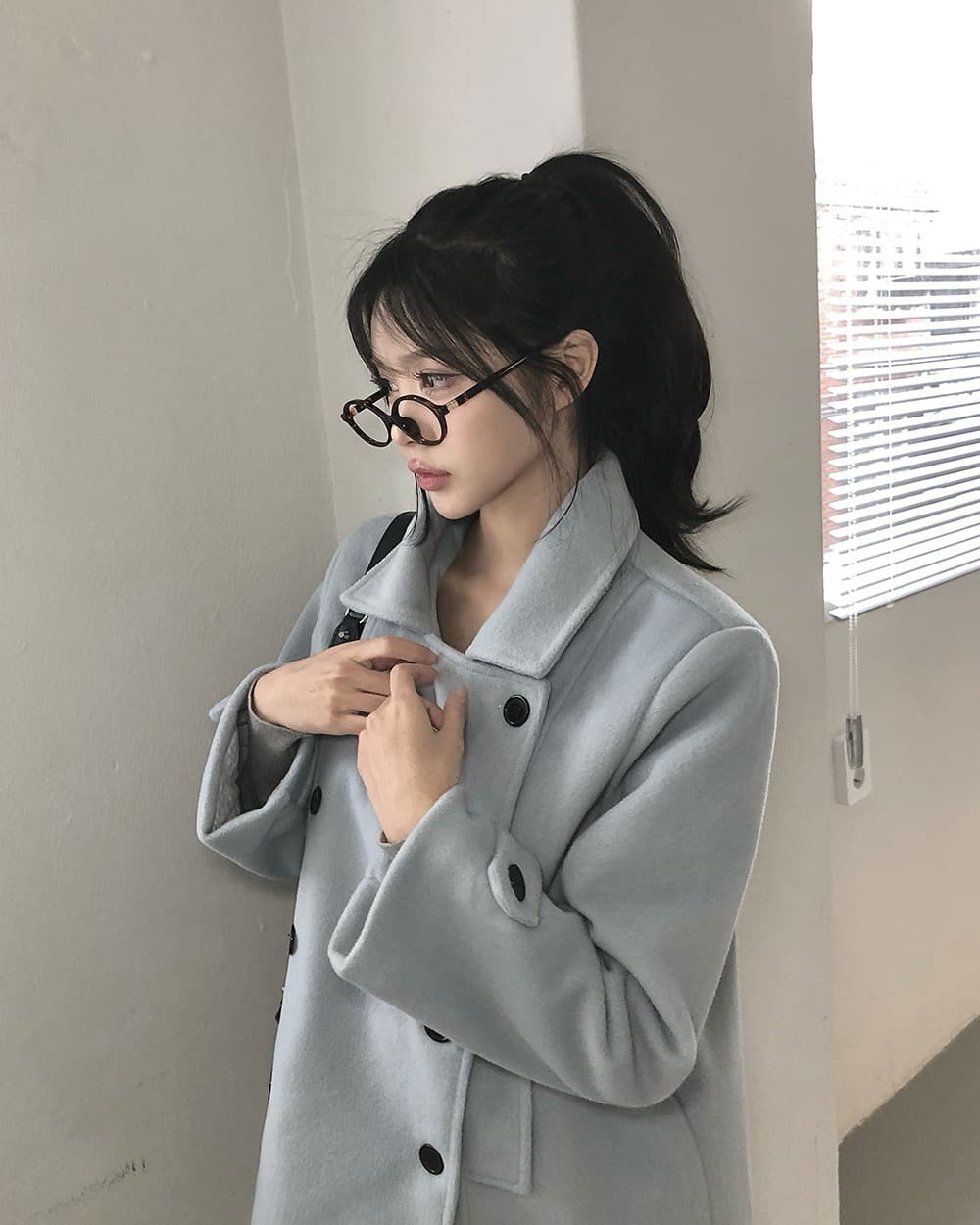 재고 있음 한 부서 가을 겨울 새로운 레트로 다용도 학원 스타일 폴로 칼라 이중 버튼 솜을 넣은 짧은 머리 여성 코트 상세 이미지 22