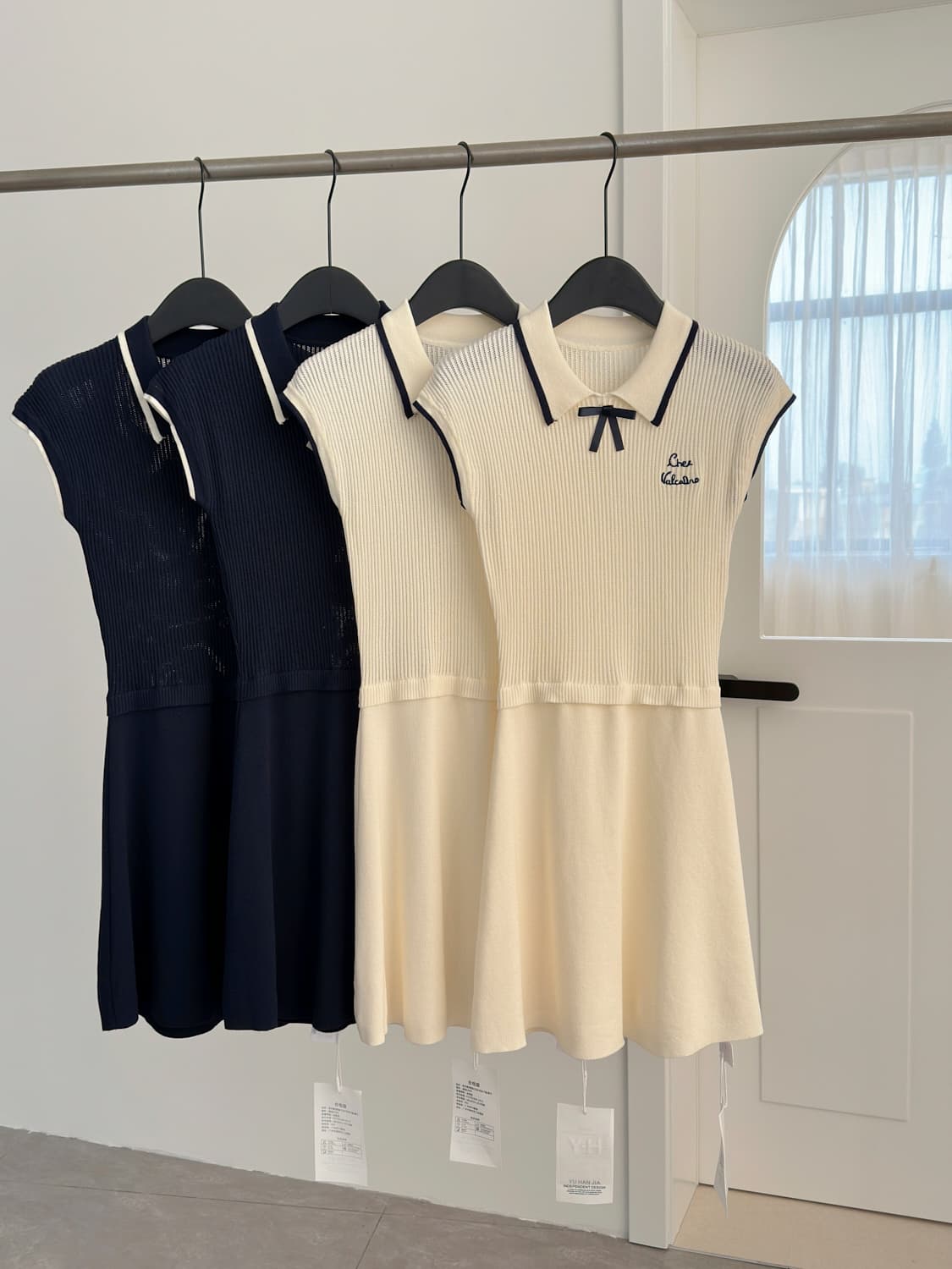 꽃 꽃 실크 니트 원피스 한 부서 화이트 배색 POLO 칼라 학원 스타일 연령 감소 반팔 드레스 상세 이미지 2