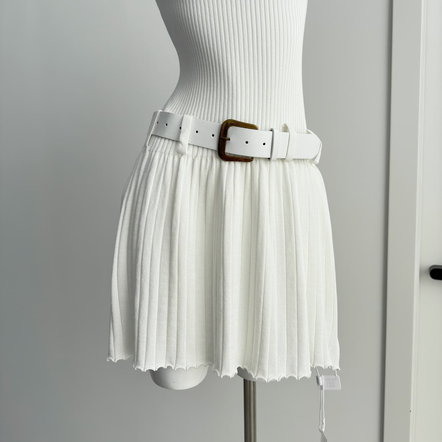 okmashop 화이트 제직 조용한 시리아 니트 행침 목 여성 드레스 여름 섹시함 오프숄더 플리츠 스커트 허리 수축 치마 상세 이미지 14