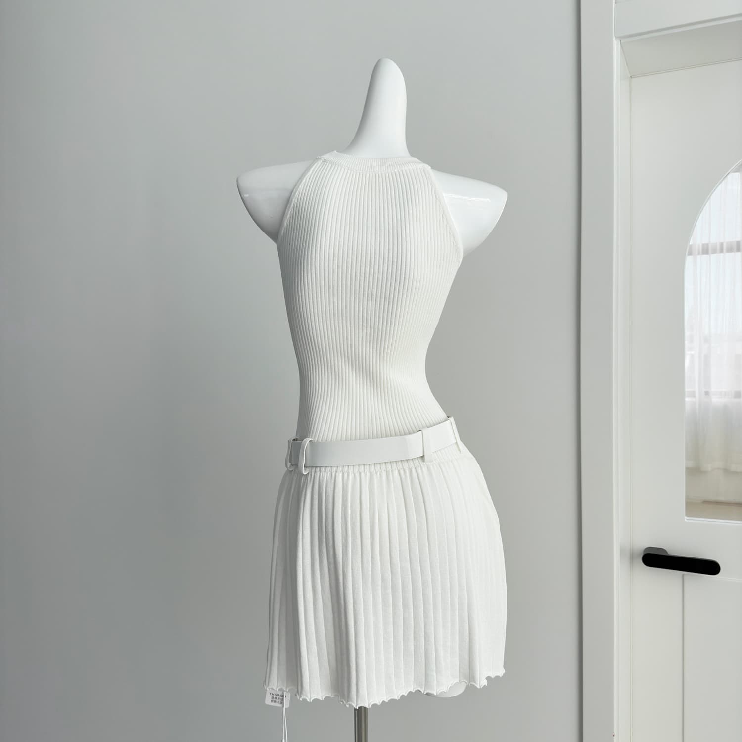 okmashop 화이트 제직 조용한 시리아 니트 행침 목 여성 드레스 여름 섹시함 오프숄더 플리츠 스커트 허리 수축 치마 상세 이미지 16