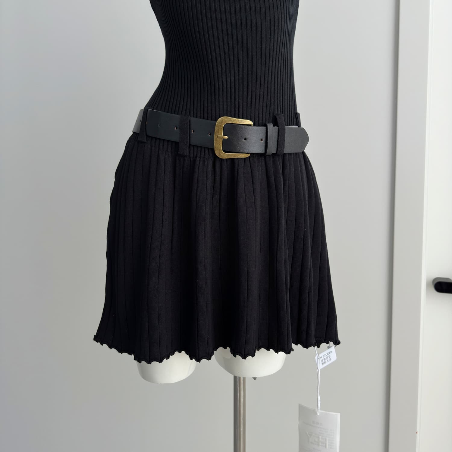 okmashop 화이트 제직 조용한 시리아 니트 행침 목 여성 드레스 여름 섹시함 오프숄더 플리츠 스커트 허리 수축 치마 상세 이미지 18