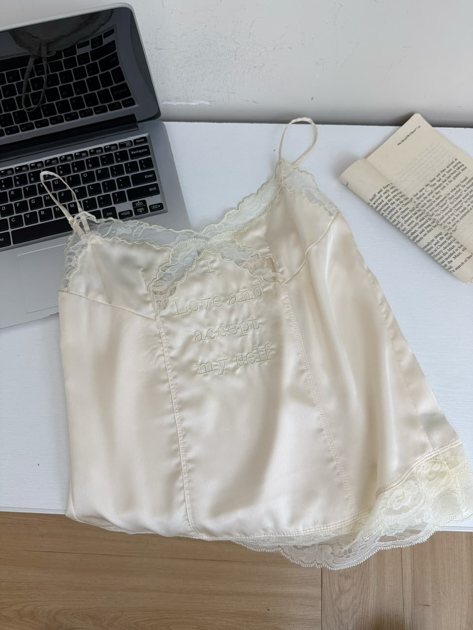 okaaay 하트 비트 뮤즈 순수한 욕망 레이스 레이스 캐미솔 가을 겨울 고급 센스 인사이드 가져 가라. 만나는 맨위 상세 이미지 10