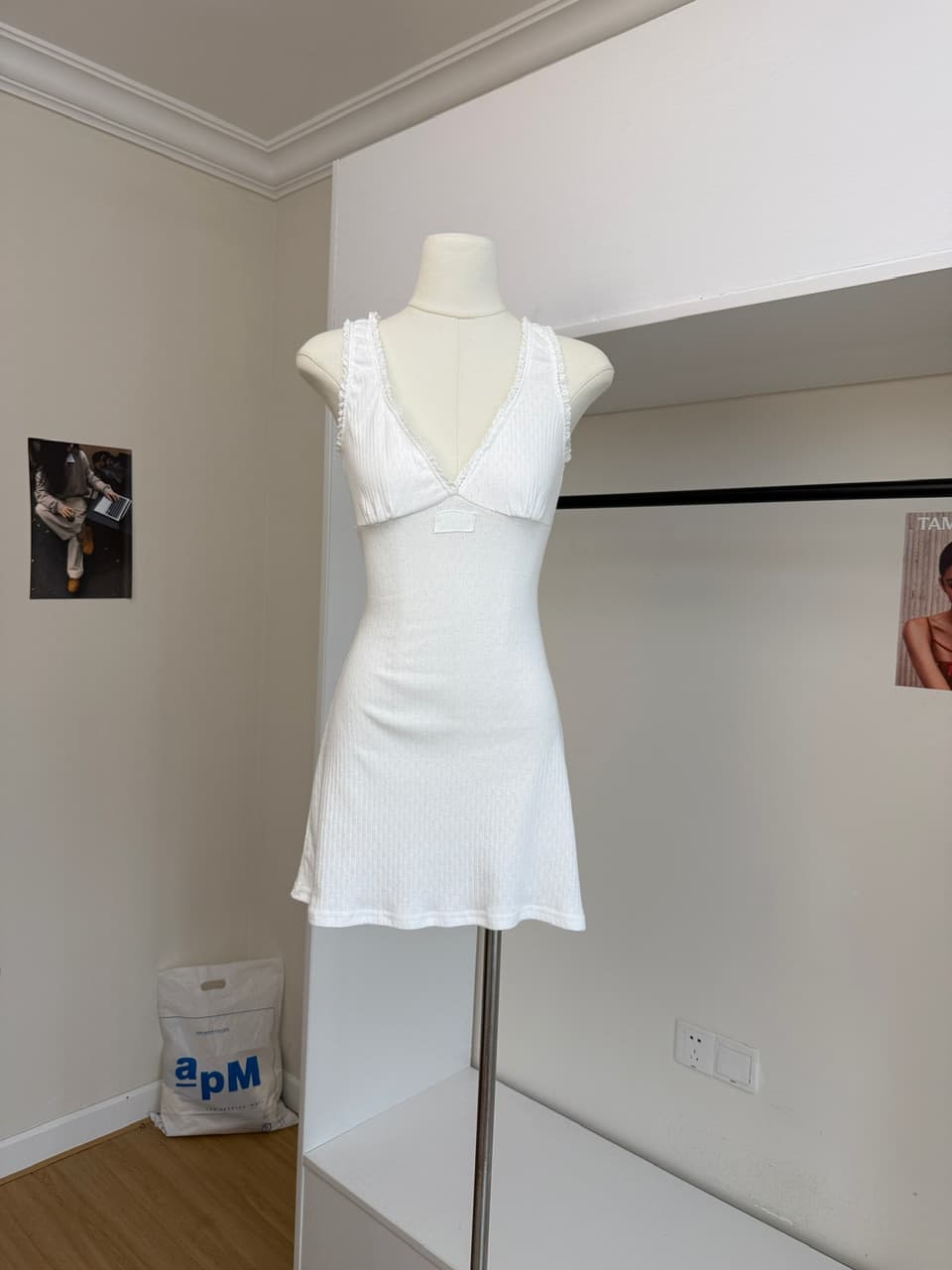 jmshop miu 부서 교과서 자카드 구덩이 기사 V넥 니트 미니 스커트 여성 순수한 욕망 섹시함 레이스 캐미솔 상세 이미지 12